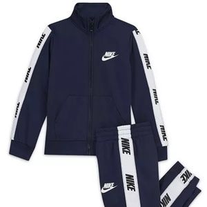 Nike Wordmark 2 of set